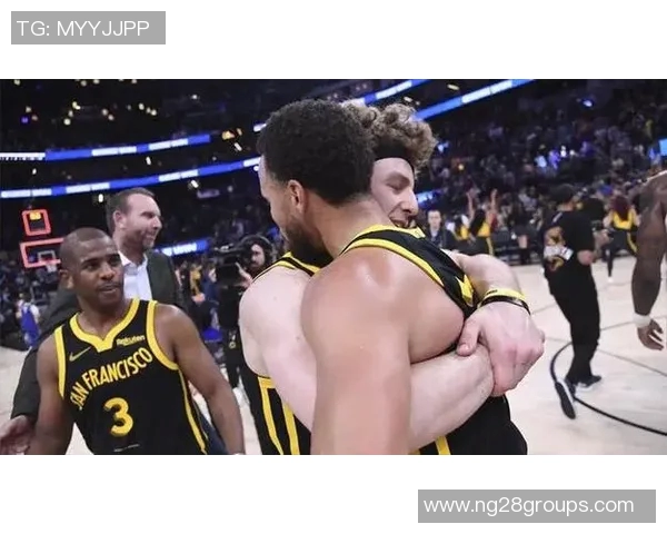 波杰谈与库里搭档的思考过程强硬防守下的默契配合之道