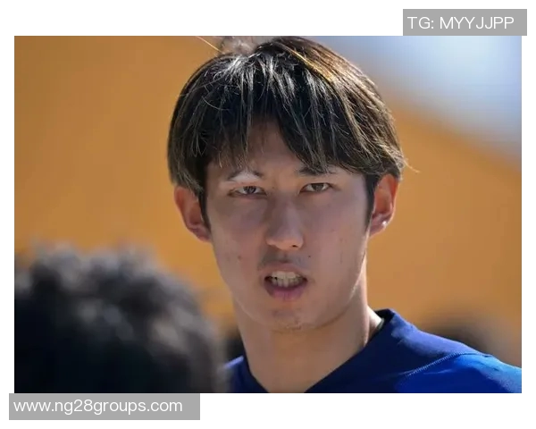 拜仁官方：26岁日本后卫伊藤洋辉右腿筋肌纤维撕裂，将暂时缺阵